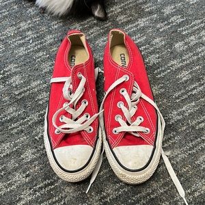 Red low top converse